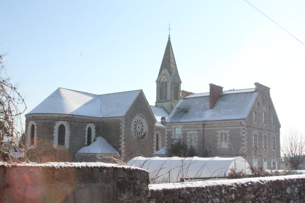 L'église paroissiale Notre Dame du Fresne