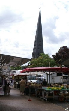 Le marché du vendredi, au pied de l’église